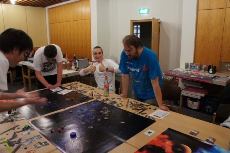 2014 X-Wing Turnier 008 Da grinst der 2te Sieger